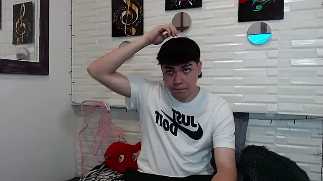 Snapshot of Dylan_fooxx chatting on December 16, 2025, 7:52 pm Dylan fooxx online show from December 16, 2025, 7:52 pm