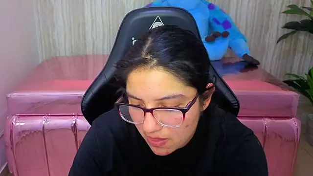 eva smit t online show from February 13, 2026, 2:29 am