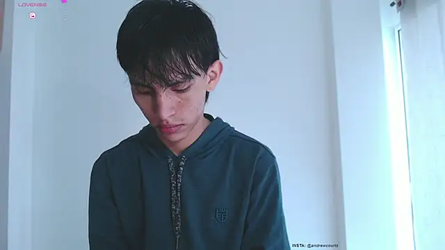 Snapshot of andrew_courtzz chatting on December 17, 2025, 7:31 pm andrew courtzz online show from December 17, 2025, 7:31 pm