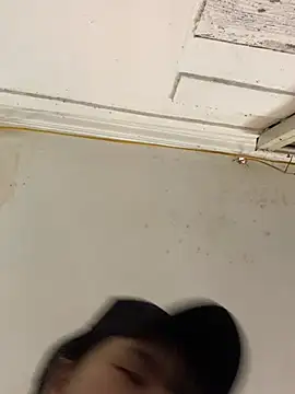 Snapshot of Mon_babyy chatting on January 9, 2026, 4:59 am Mon babyy online show from January 9, 2026, 4:59 am