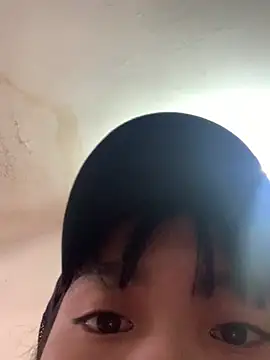 Snapshot of Mon_babyy chatting on January 11, 2026, 4:28 am Mon babyy online show from January 11, 2026, 4:28 am