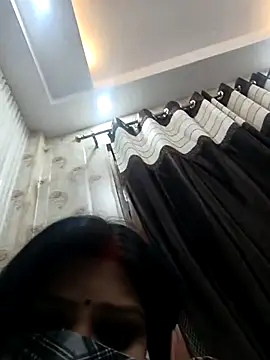 Snapshot of desiriya14 chatting on January 6, 2026, 9:39 pm desiriya14 online show from January 6, 2026, 9:39 pm