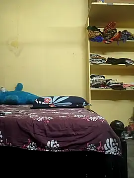 Snapshot of Preeti345 chatting on December 16, 2025, 7:35 am Preeti345 online show from December 16, 2025, 7:35 am