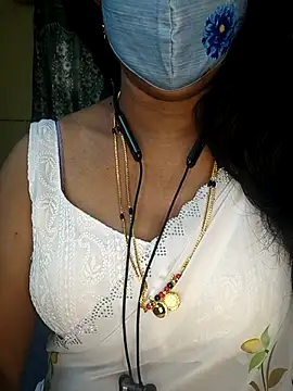 Snapshot of Preeti345 chatting on February 3, 2026, 7:13 am Preeti345 online show from February 3, 2026, 7:13 am