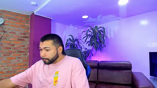 Snapshot of HotThreesoome chatting on December 16, 2025, 1:05 pm HotThreesoome online show from December 16, 2025, 1:05 pm