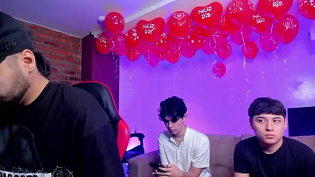 HotThreesoome online show from February 17, 2026, 12:12 pm