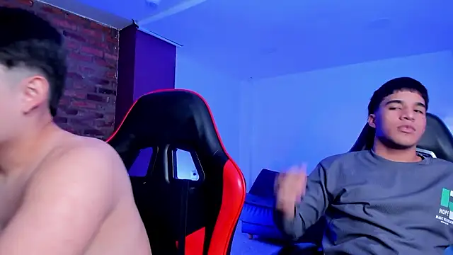 HotThreesoome online show from March 11, 2026, 12:22 pm