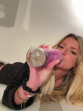 lilavv online show from March 26, 2026, 9:53 pm