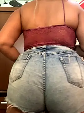 Snapshot of CorujinhaSafada chatting on December 16, 2025, 11:48 am CorujinhaSafada online show from December 16, 2025, 11:48 am