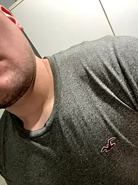 Snapshot of CharlyAlfa22 chatting on December 16, 2025, 11:10 pm CharlyAlfa22 online show from December 16, 2025, 11:10 pm