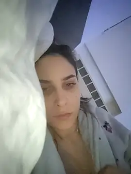 Snapshot of cristinalore chatting on December 5, 2025, 5:42 pm cristinalore online show from December 5, 2025, 5:42 pm