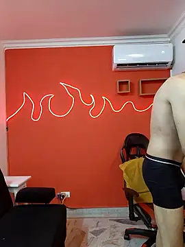 Snapshot of Neo_Twink chatting on January 9, 2026, 7:04 pm Neo Twink online show from January 9, 2026, 7:04 pm