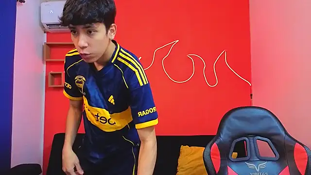 Snapshot of Neo_Twink chatting on February 22, 2026, 1:20 pm Neo Twink online show from February 22, 2026, 1:20 pm