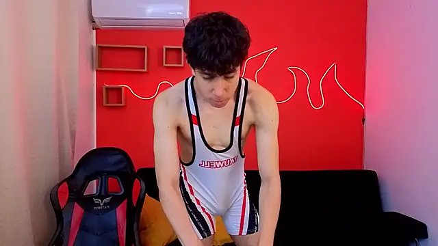 Neo Twink online show from May 2, 2026, 8:14 pm