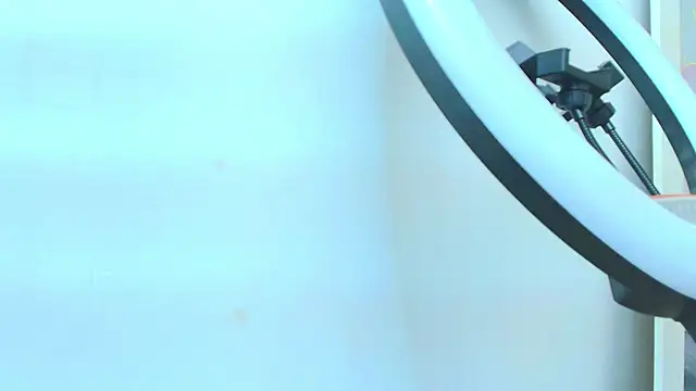 AprillRoss online show from December 20, 2025, 12:34 pm