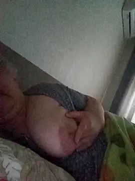 HapinessLovee online show from February 2, 2026, 5:39 am