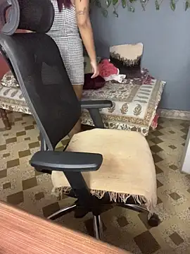 Snapshot of Brown_Beautyz chatting on March 11, 2026, 3:51 pm Brown Beautyz online show from March 11, 2026, 3:51 pm