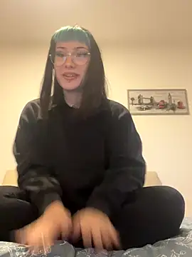 Snapshot of kiraquiin chatting on December 17, 2025, 3:07 pm kiraquiin online show from December 17, 2025, 3:07 pm