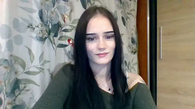 Snapshot of NinaTease chatting on December 17, 2025, 11:44 pm NinaTease online show from December 17, 2025, 11:44 pm