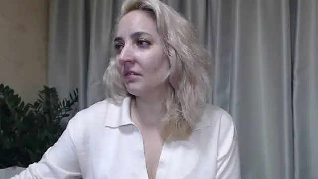 Snapshot of sweetpussy chatting on September 30, 2025, 2:33 pm sweetpussy online show from September 30, 2025, 2:33 pm