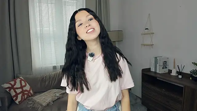 LonaLongsdorf online show from January 11, 2026, 8:08 am