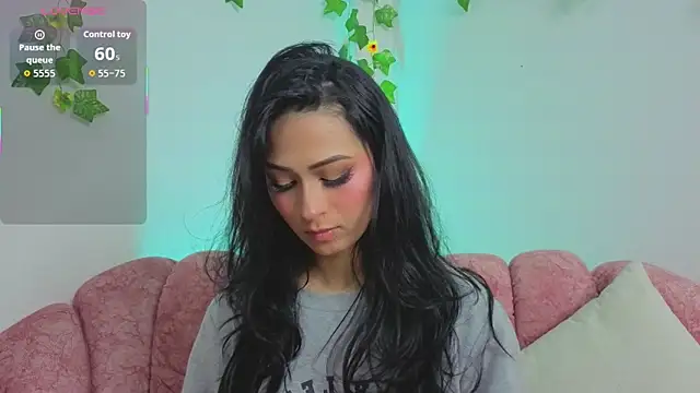 Madison Cortes online show from December 15, 2025, 9:52 pm