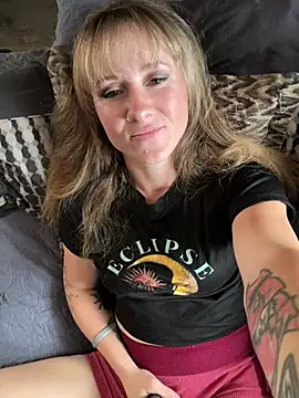 alluringpixie online show from March 27, 2026, 2:50 pm