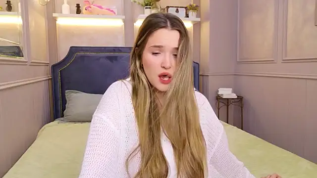 Snapshot of Lina_Sinerz chatting on February 13, 2026, 8:27 pm Lina Sinerz online show from February 13, 2026, 8:27 pm