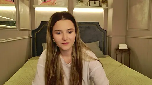 Lina Sinerz online show from March 5, 2026, 8:38 pm