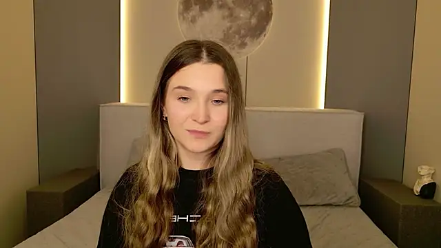 Lina Sinerz online show from March 27, 2026, 4:18 pm