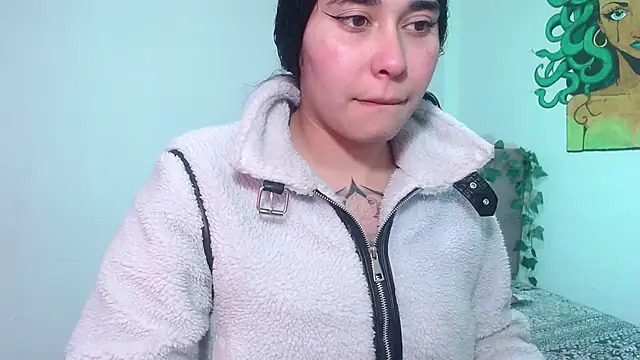 naomybenedetti online show from December 15, 2025, 2:54 pm