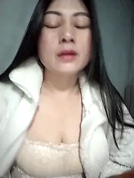 Snapshot of Paerl-sweet chatting on February 5, 2026, 1:21 am Paerl-sweet online show from February 5, 2026, 1:21 am