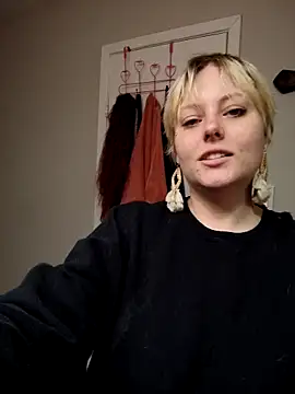 SpiderRose online show from February 3, 2026, 12:53 am