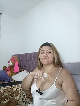 Snapshot of Sofia__Saenz chatting on April 1, 2026, 4:46 am Sofia Saenz online show from April 1, 2026, 4:46 am