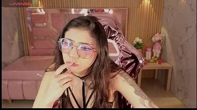 Snapshot of miss_devil_s chatting on April 11, 2026, 3:22 am miss devil s online show from April 11, 2026, 3:22 am