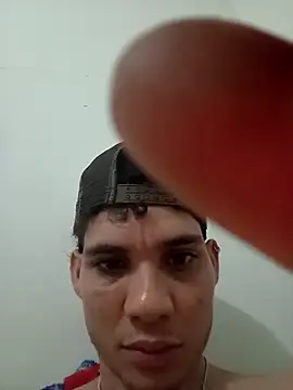 Snapshot of Jhonip7 chatting on December 17, 2025, 3:40 pm Jhonip7 online show from December 17, 2025, 3:40 pm