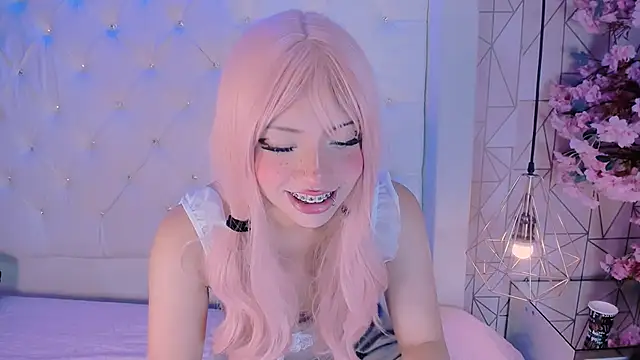 Snapshot of NamiMoon1 chatting on February 13, 2026, 1:29 pm NamiMoon1 online show from February 13, 2026, 1:29 pm