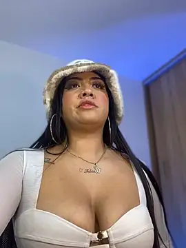 Snapshot of yeniffer_valens chatting on December 14, 2025, 7:58 am yeniffer valens online show from December 14, 2025, 7:58 am