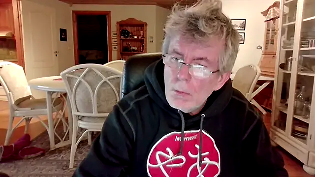 Snapshot of Mortimer_Orawan chatting on March 3, 2026, 10:04 pm Mortimer Orawan online show from March 3, 2026, 10:04 pm