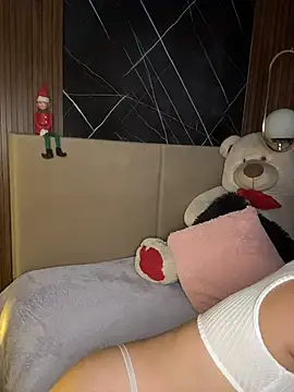 Snapshot of ValentinaEliot chatting on December 16, 2025, 1:10 am ValentinaEliot online show from December 16, 2025, 1:10 am