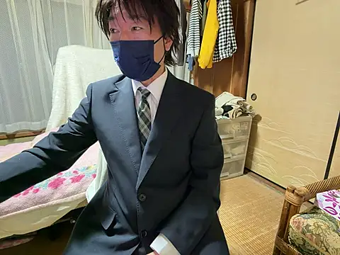 Snapshot of Hirokazu_12 chatting on February 2, 2026, 10:47 am Hirokazu 12 online show from February 2, 2026, 10:47 am