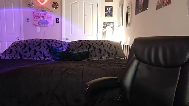 Snapshot of sinisterjade chatting on December 17, 2025, 9:32 pm sinisterjade online show from December 17, 2025, 9:32 pm