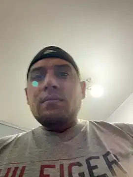 Snapshot of DarkOnebaki- chatting on February 19, 2026, 6:20 am DarkOnebaki- online show from February 19, 2026, 6:20 am