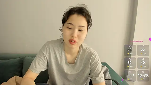 kimyjina online show from March 23, 2026, 3:32 am