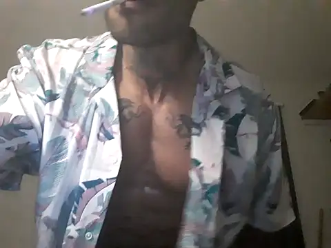 Snapshot of Chesarini chatting on December 17, 2025, 8:20 am Chesarini online show from December 17, 2025, 8:20 am