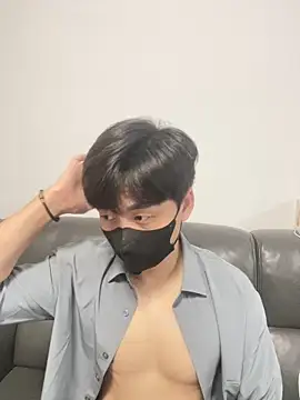 kimze7 online show from December 18, 2025, 2:56 pm