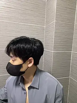 kimze7 online show from April 13, 2026, 3:06 pm