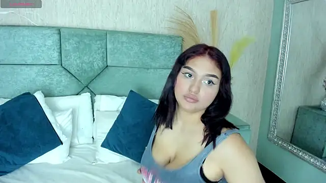 NaomySakura online show from January 14, 2026, 8:03 pm