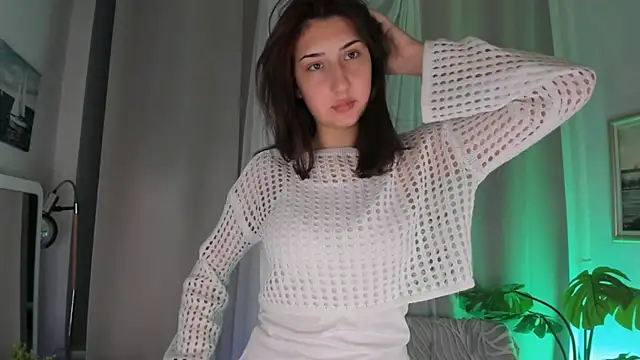 Snapshot of TariLechliter chatting on January 6, 2026, 12:31 pm TariLechliter online show from January 6, 2026, 12:31 pm