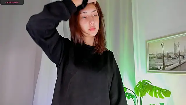 Snapshot of TariLechliter chatting on January 9, 2026, 12:30 pm TariLechliter online show from January 9, 2026, 12:30 pm